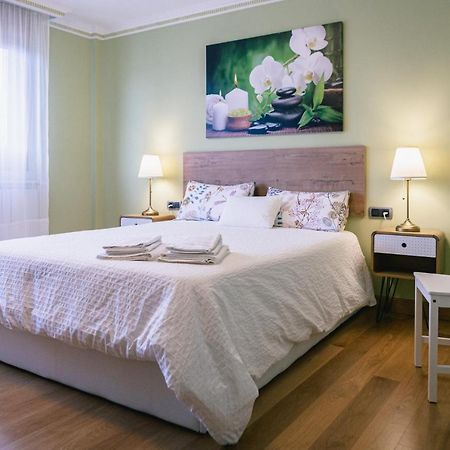 Alojamiento Urabain Apartment Allo Exterior photo