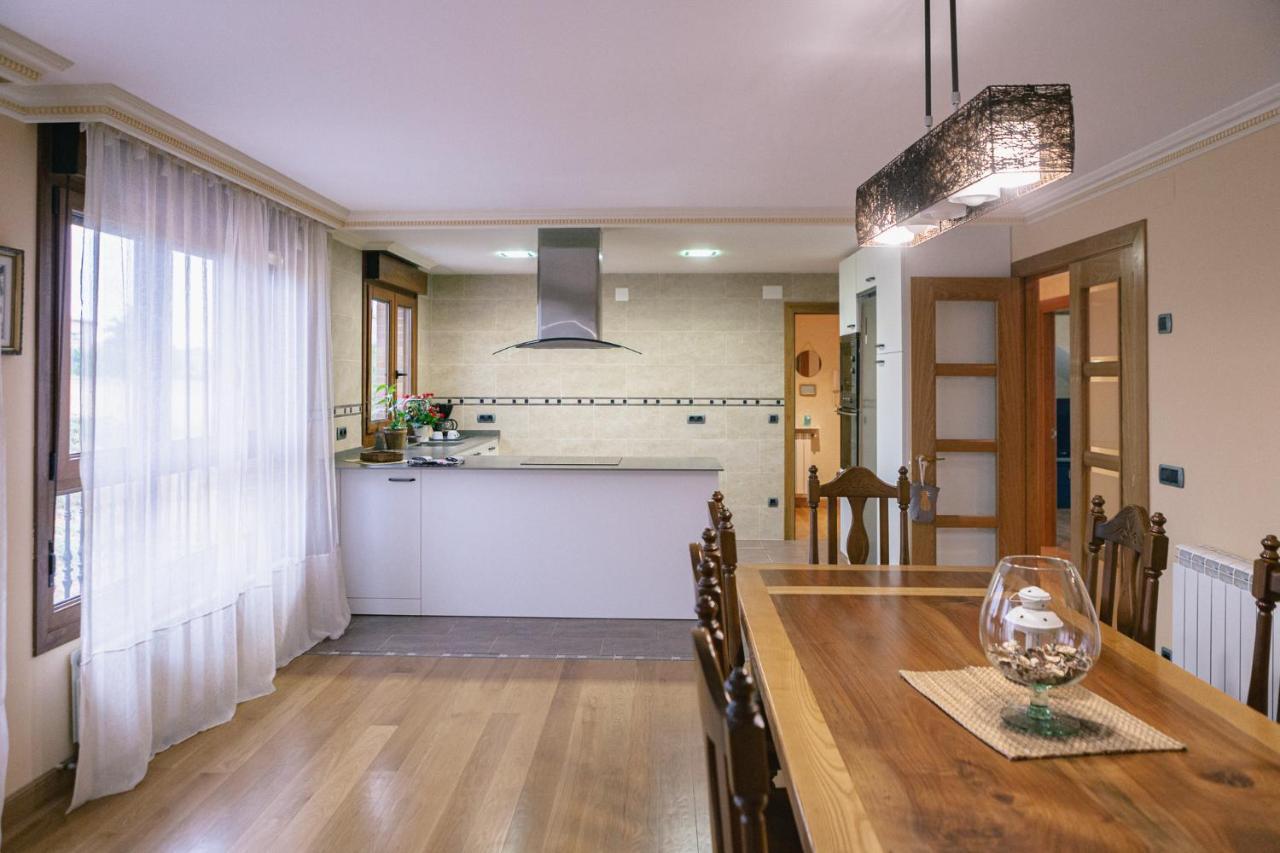 Alojamiento Urabain Apartment Allo Exterior photo