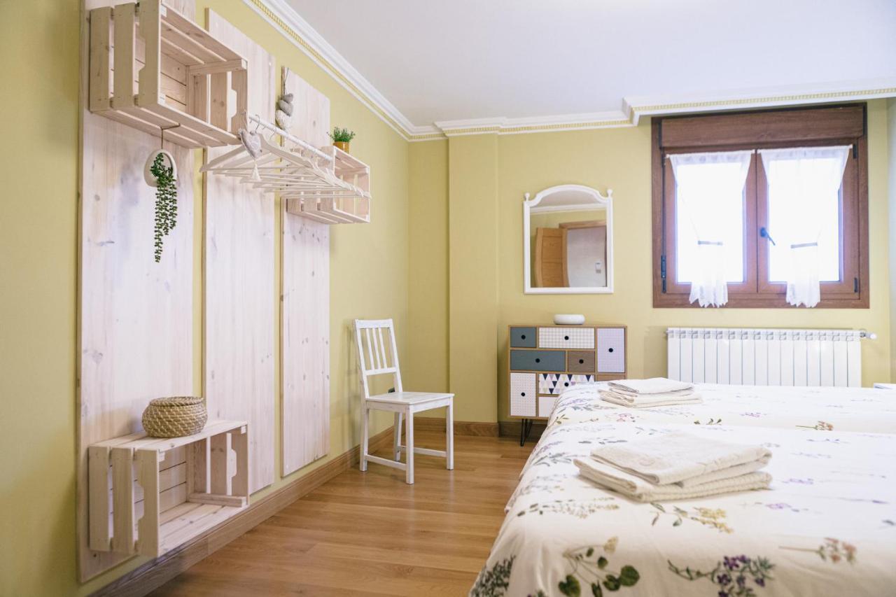 Alojamiento Urabain Apartment Allo Exterior photo